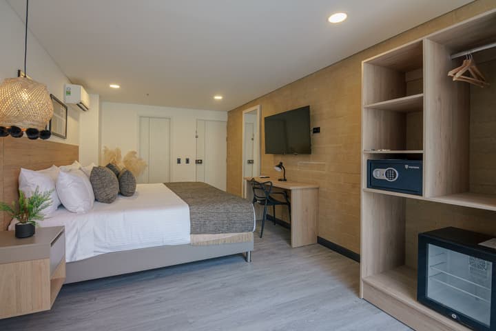First Class Hotel
