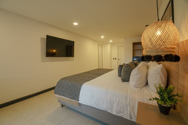 First Class Hotel
