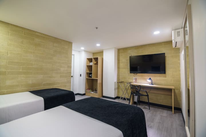 First Class Hotel