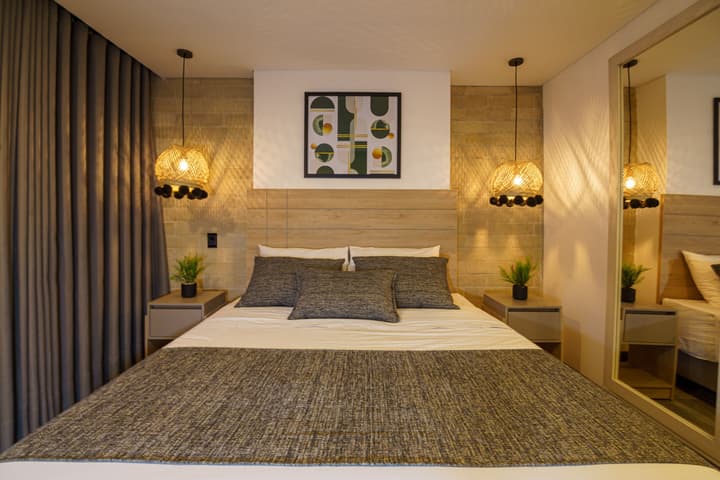 First Class Hotel