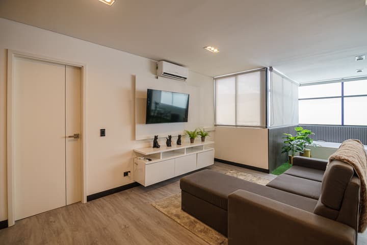 First Class Hotel