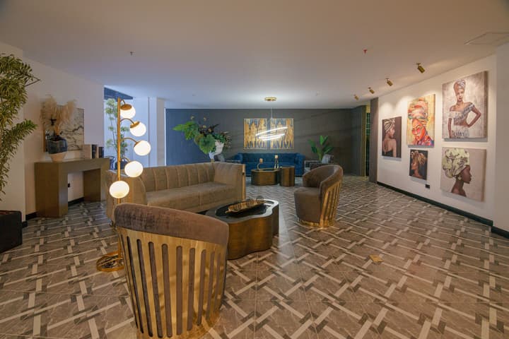 First Class Hotel