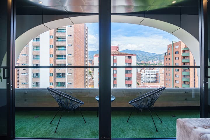 First Class Hotel