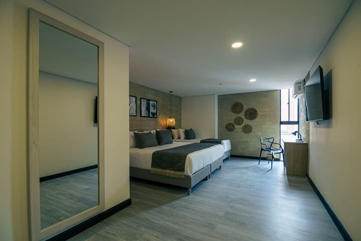 First Class Hotel