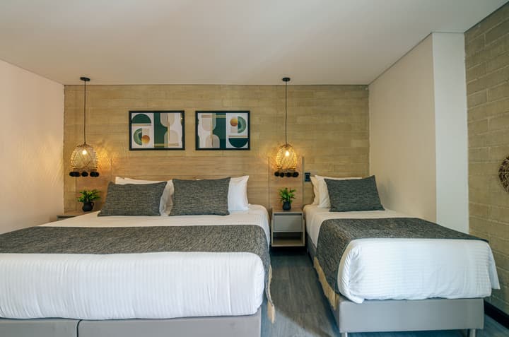 First Class Hotel