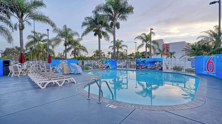 Studio 6 Suites Los Angeles, CA - Los Angeles - LAX