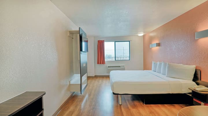 Studio 6 Suites Los Angeles, CA - Los Angeles - LAX