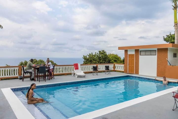 Villa Solstice Luxury 4 Bedroom