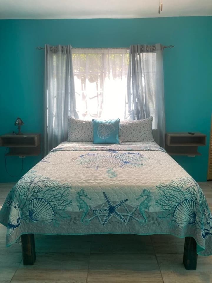 Yanceylargo Estate - Newly Renovated 3 Br Villa W Gorgeous Mountain Views 3 Bedroom Villa by RedAwning