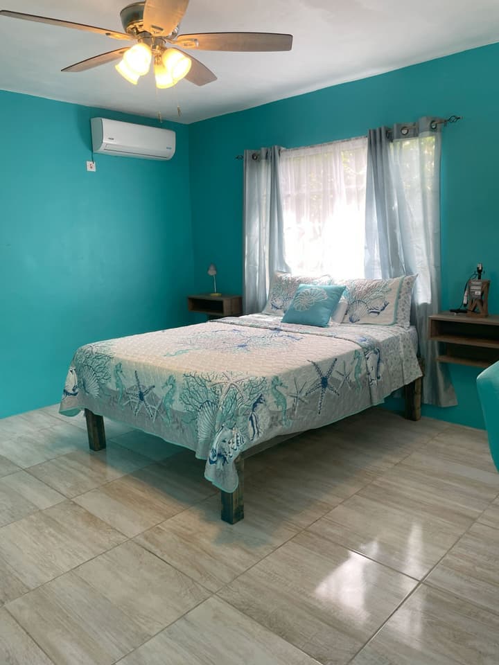 Yanceylargo Estate - Newly Renovated 7br Beautiful Two-story Estate Villa W Gorgeous Mountain View 7 Bedroom Villa by RedAwning