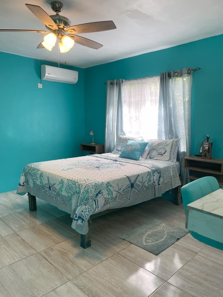 Yanceylargo Estate - Newly Renovated 7br Beautiful Two-story Estate Villa W Gorgeous Mountain View 7 Bedroom Villa by RedAwning