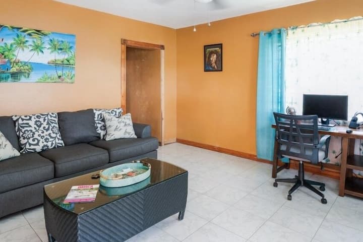 Yanceylargo Estate - Newly Renovated 7br Beautiful Two-story Estate Villa W Gorgeous Mountain View 7 Bedroom Villa by RedAwning