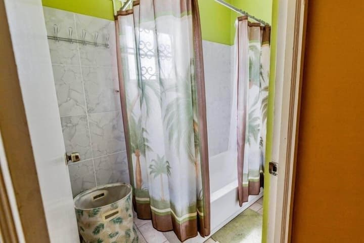 Yanceylargo Estate - Newly Renovated 7br Beautiful Two-story Estate Villa W Gorgeous Mountain View 7 Bedroom Villa by RedAwning