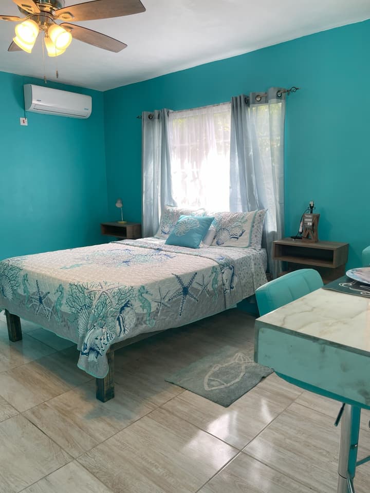 Yanceylargo Estate - Newly Renovated 7br Beautiful Two-story Estate Villa W Gorgeous Mountain View 7 Bedroom Villa by RedAwning