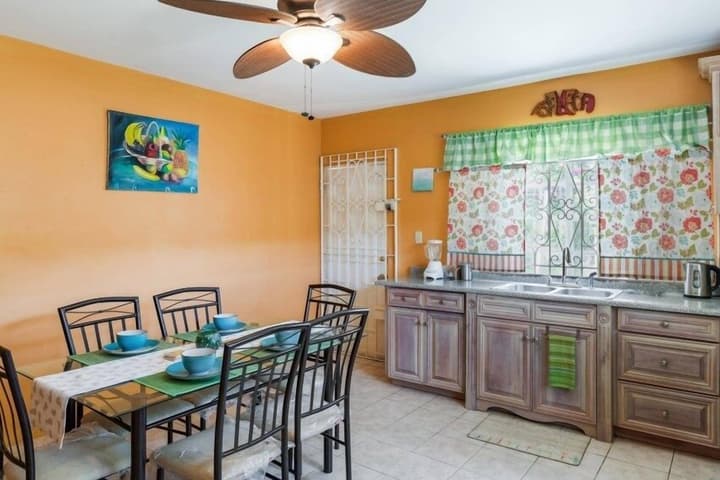 Yanceylargo Estate - Newly Renovated 7br Beautiful Two-story Estate Villa W Gorgeous Mountain View 7 Bedroom Villa by RedAwning