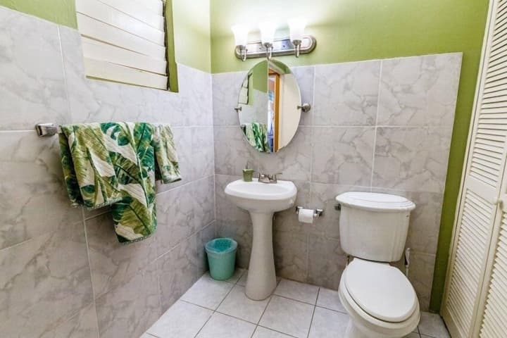 Yanceylargo Estate - Newly Renovated 7br Beautiful Two-story Estate Villa W Gorgeous Mountain View 7 Bedroom Villa by RedAwning