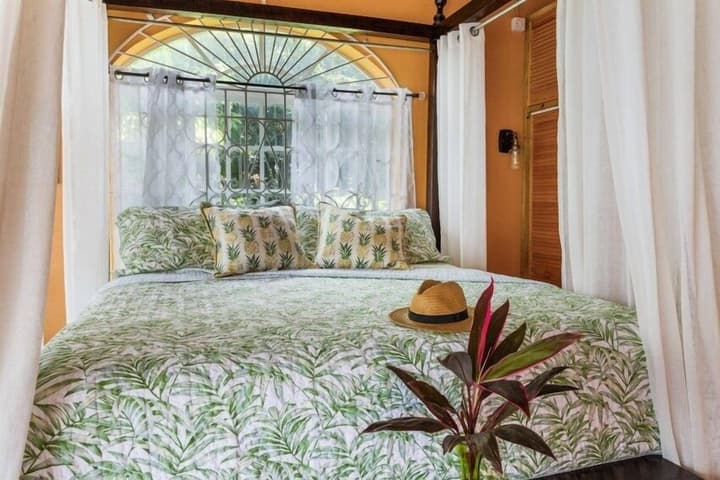 Yanceylargo Estate - Newly Renovated 7br Beautiful Two-story Estate Villa W Gorgeous Mountain View 7 Bedroom Villa by RedAwning