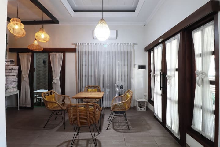 Bisma Balcony Homestay