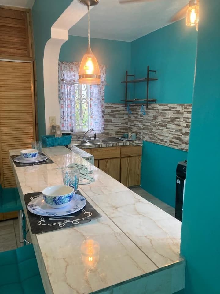 YanceyLargo Estate - Newly Built Modern 1 Bedroom Suite 1 Villa by RedAwning