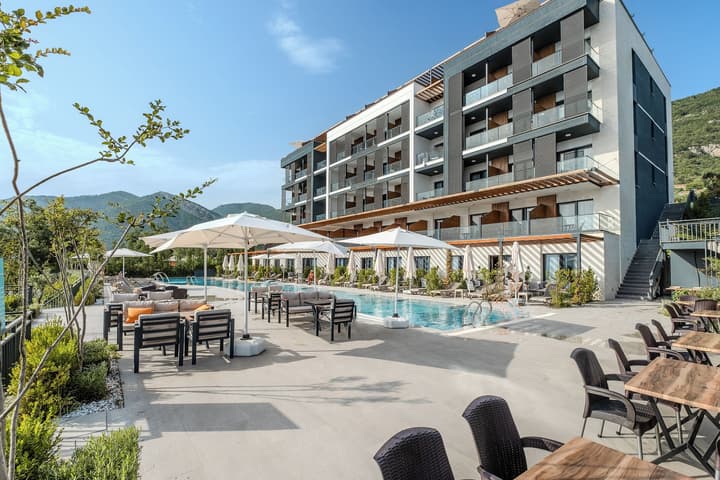 Montenegro Lodge