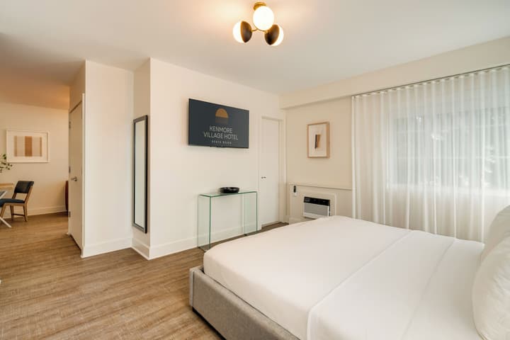 Kenmore Village Hotel, South Beach