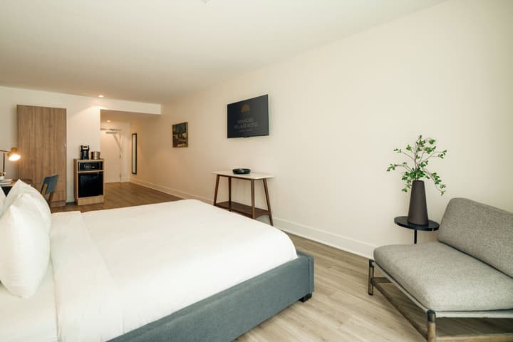 Kenmore Village Hotel, South Beach