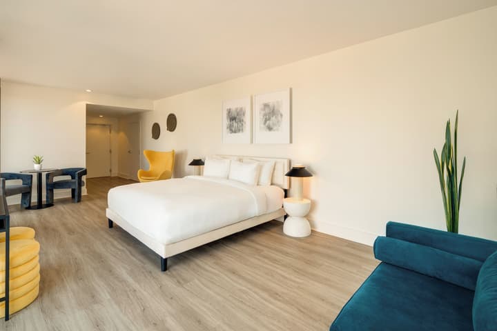 Kenmore Village Hotel, South Beach