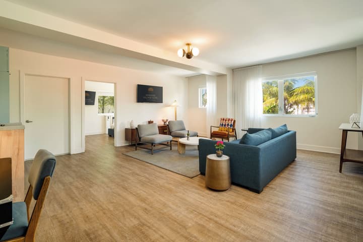 Kenmore Village Hotel, South Beach