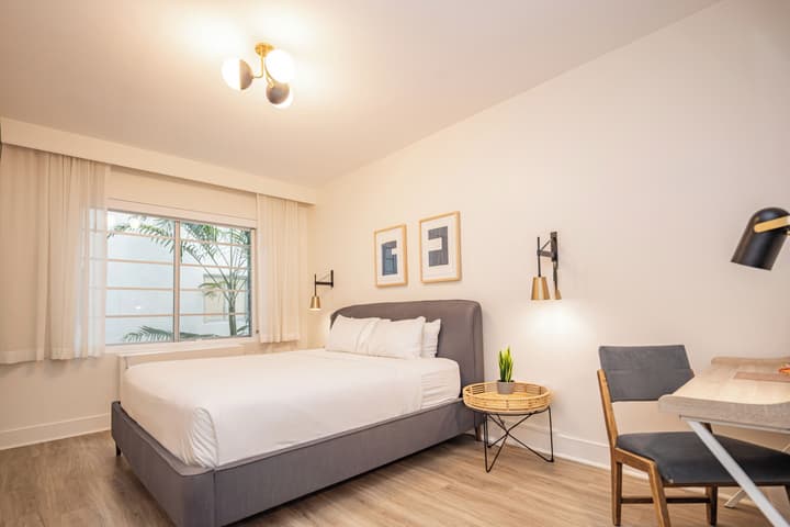 Kenmore Village Hotel, South Beach