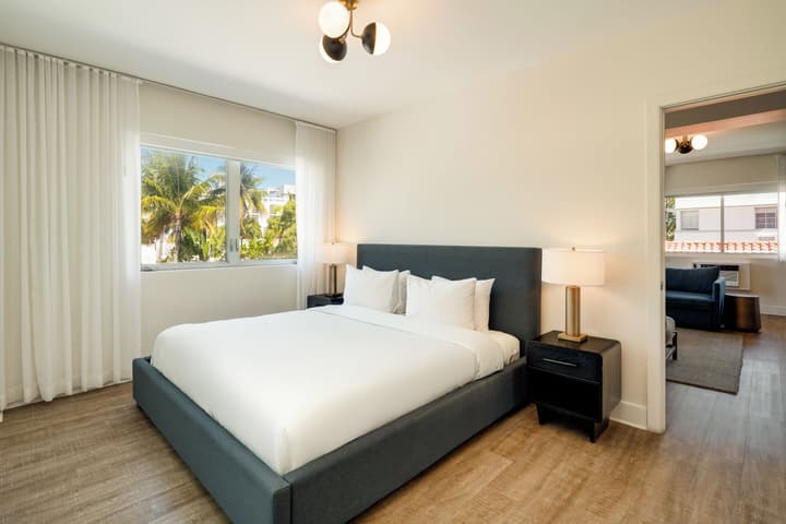 Kenmore Village Hotel, South Beach