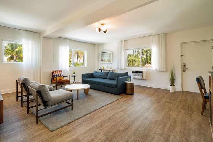 Kenmore Village Hotel, South Beach