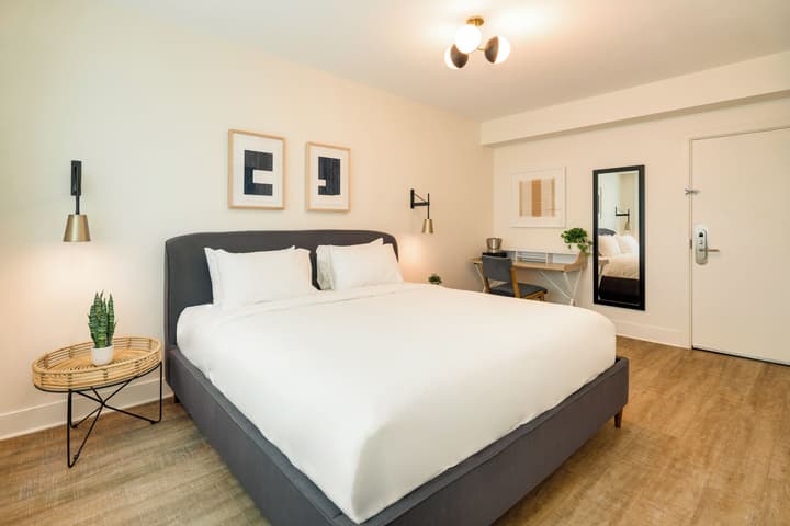 Kenmore Village Hotel, South Beach