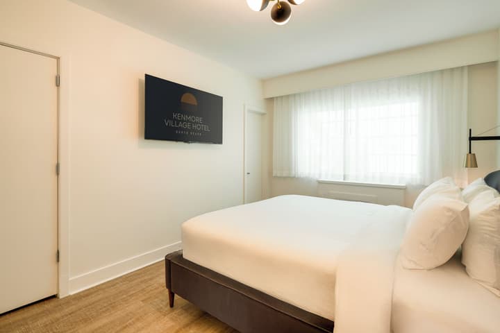 Kenmore Village Hotel, South Beach
