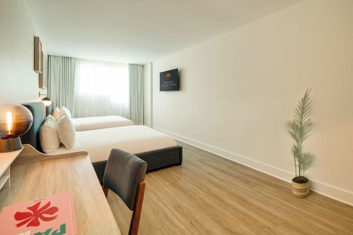 Kenmore Village Hotel, South Beach