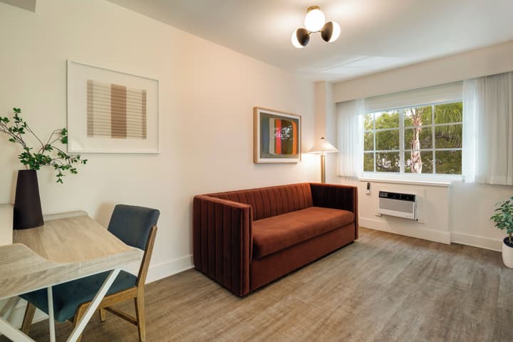 Kenmore Village Hotel, South Beach