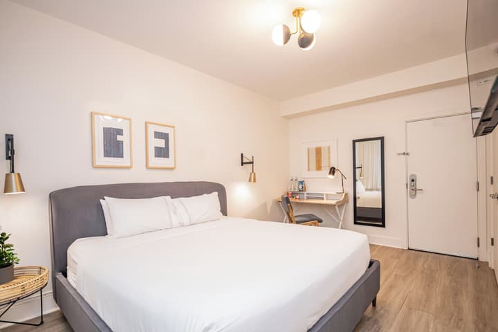 Kenmore Village Hotel, South Beach