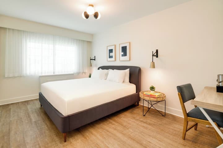 Kenmore Village Hotel, South Beach