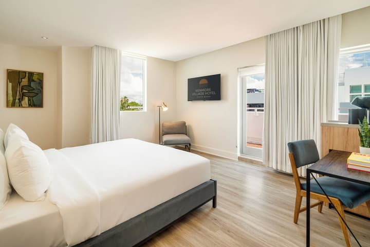 Kenmore Village Hotel, South Beach