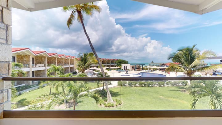 Royalton CHIC Antigua, An Autograph Collection All-Inclusive Resort – Adults Only