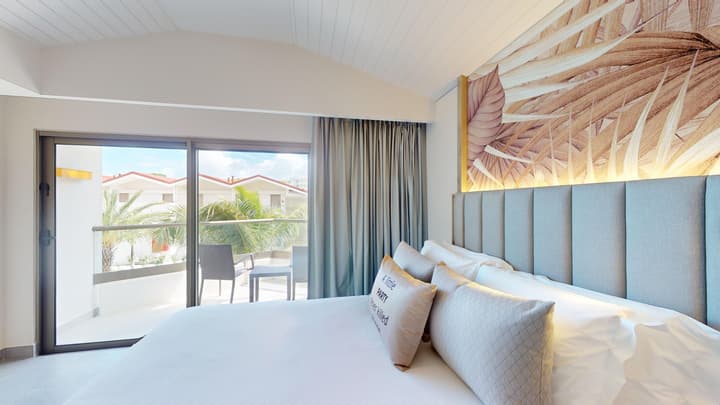 Royalton CHIC Antigua, An Autograph Collection All-Inclusive Resort – Adults Only