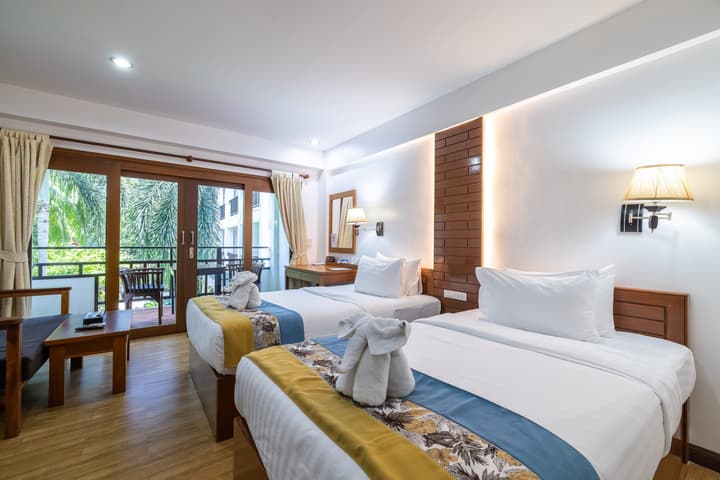 Meet Holiday Hotel