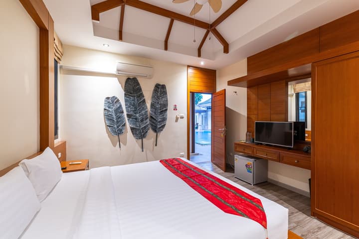 Meet Holiday Hotel