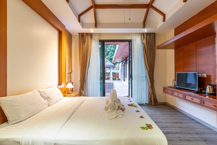 Meet Holiday Hotel