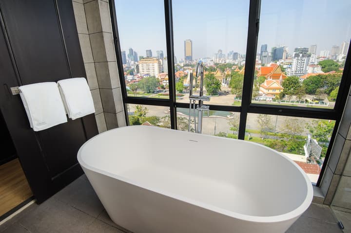 GLOW PARK HOTEL Grand Royal Palace