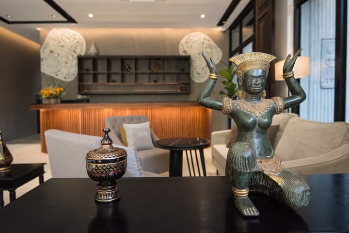 GLOW PARK HOTEL Grand Royal Palace