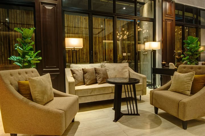 GLOW PARK HOTEL Grand Royal Palace