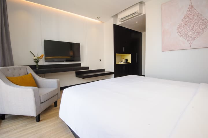 GLOW PARK HOTEL Grand Royal Palace