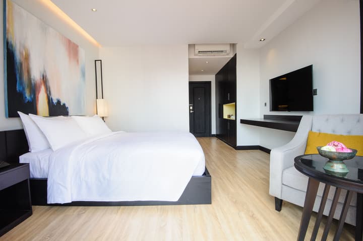 GLOW PARK HOTEL Grand Royal Palace
