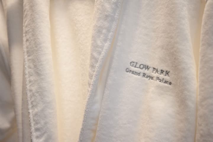 GLOW PARK HOTEL Grand Royal Palace