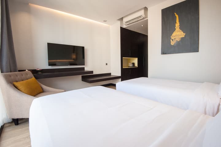 GLOW PARK HOTEL Grand Royal Palace